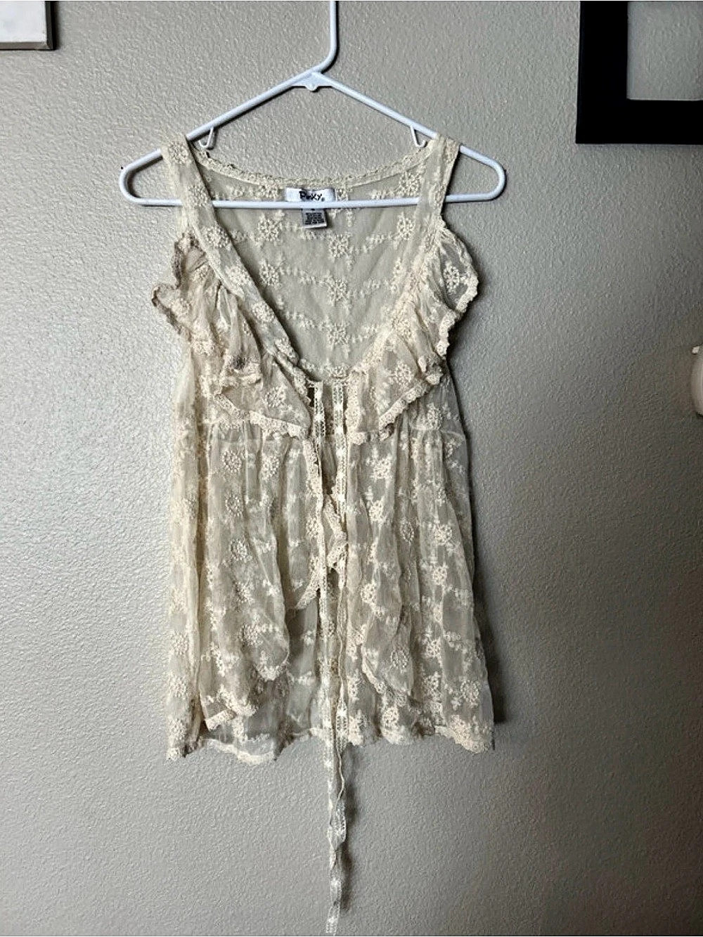 Pinky Floral Lace Ruffle Blouse in Cream Size Medium
